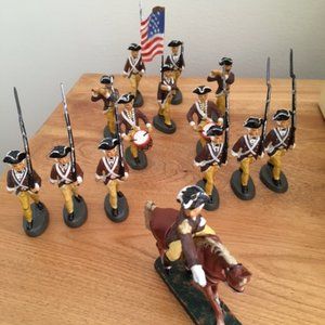 Revolutionary War Toy Soldiers Set of 13 -  collectors item
